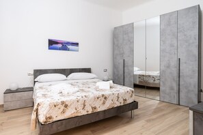 Basic Double Room, 1 Queen Bed, Private Bathroom | Free WiFi - The Queen Room Bari by Wonderful Italy (Bari)