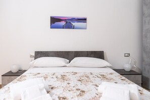 Basic Double Room, 1 Queen Bed, Private Bathroom | Free WiFi - The Queen Room Bari by Wonderful Italy (Bari)
