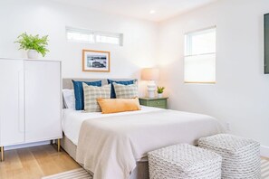 Iron/ironing board, WiFi, bed sheets - Quaint Studio in Charming Marston Hills (San Diego)