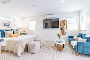 Iron/ironing board, WiFi, bed sheets - Quaint Studio in Charming Marston Hills (San Diego)