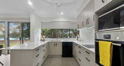 Luxury 5BR Riverside Retreat