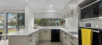 Luxury 5BR Riverside Retreat