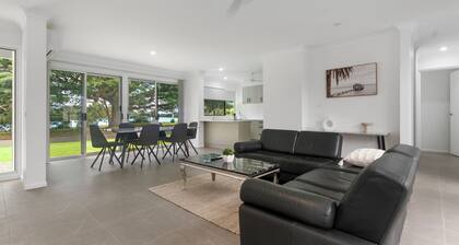 Luxury 5BR Riverside Retreat