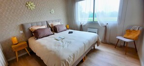 4 bedrooms, iron/ironing board, travel cot, WiFi