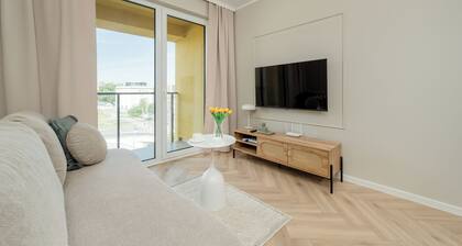 Legnicka Modern Apartment by Renters