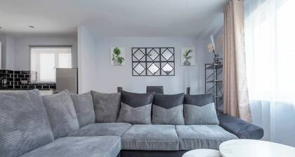 Stylish Elegant New Flat 5 Min from Elizabeth Line