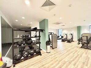 Fitness facility - Modern clean apartment with gym & rooftop (London)