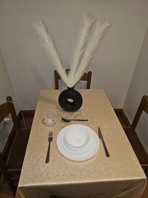 Apartment | Dining - Primely Located 1-bed Apartment in Brighton (Brighton)
