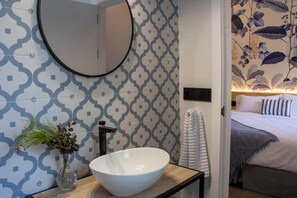 Doppel- oder Zweibettzimmer
