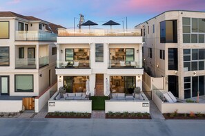 Exterior - Luxury oceanfront fourplex with roof deck, sleeps 22 (San Diego)