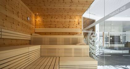 Chasa Helvetia Trai: Newly built 3.5 room holiday flat with exclusive hotel service