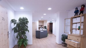 Lobby - Chasa Helvetia Studio: Relax and enjoy in the new studio with exclusive hotel service (Müstair)