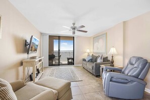 TV - Compass Point 201, Boat ramp (Gulf Shores)