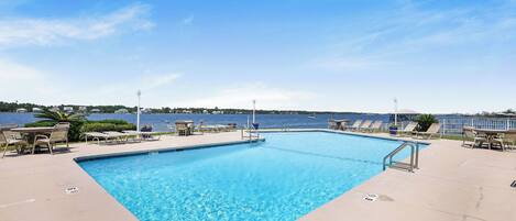 屋内プール、屋外プール