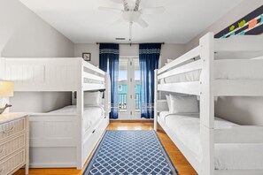 4 chambres, bureau, Wi-Fi, draps fournis