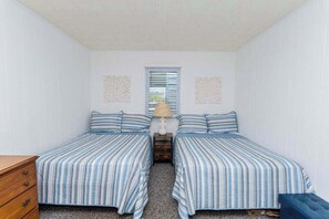 Room - Midtown OC Unit 2, Oceanblock / Sleeps 8 (Ocean City)