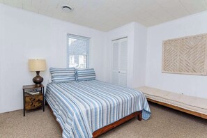 2 bedrooms, iron/ironing board, WiFi, bed sheets - Midtown OC Unit 4/ Oceanblock / Sleeps 8 (Ocean City)
