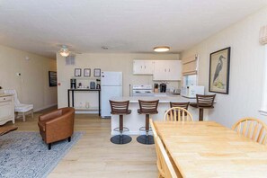 Coffee/tea maker, fridge, microwave, stovetop - Midtown OC Unit 4/ Oceanblock / Sleeps 8 (Ocean City)