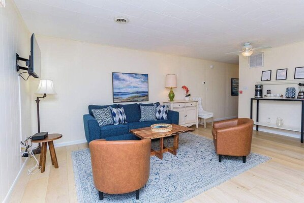 TV - Midtown OC Unit 4/ Oceanblock / Sleeps 8 (Ocean City)