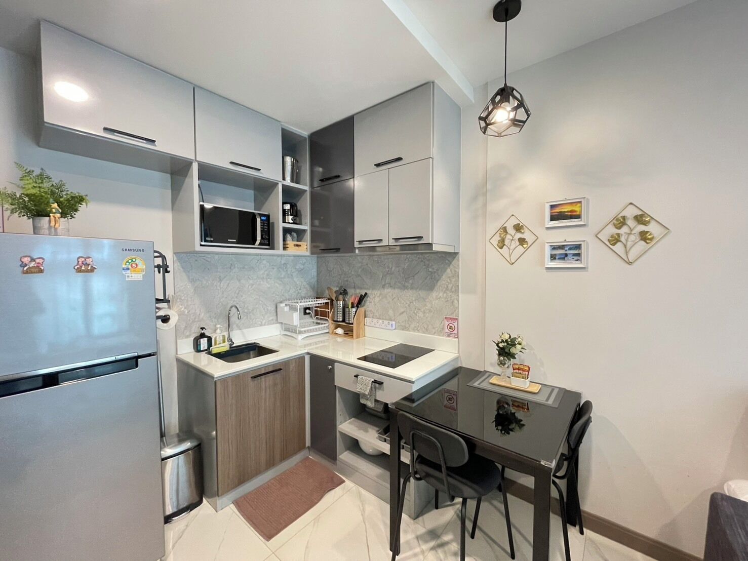 Fridge, microwave, stovetop, toaster