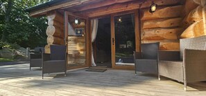 Exterior detail - Includes admission to Hoo Zoo and Dinosaur World. Log cabin with hot tub. (Telford)