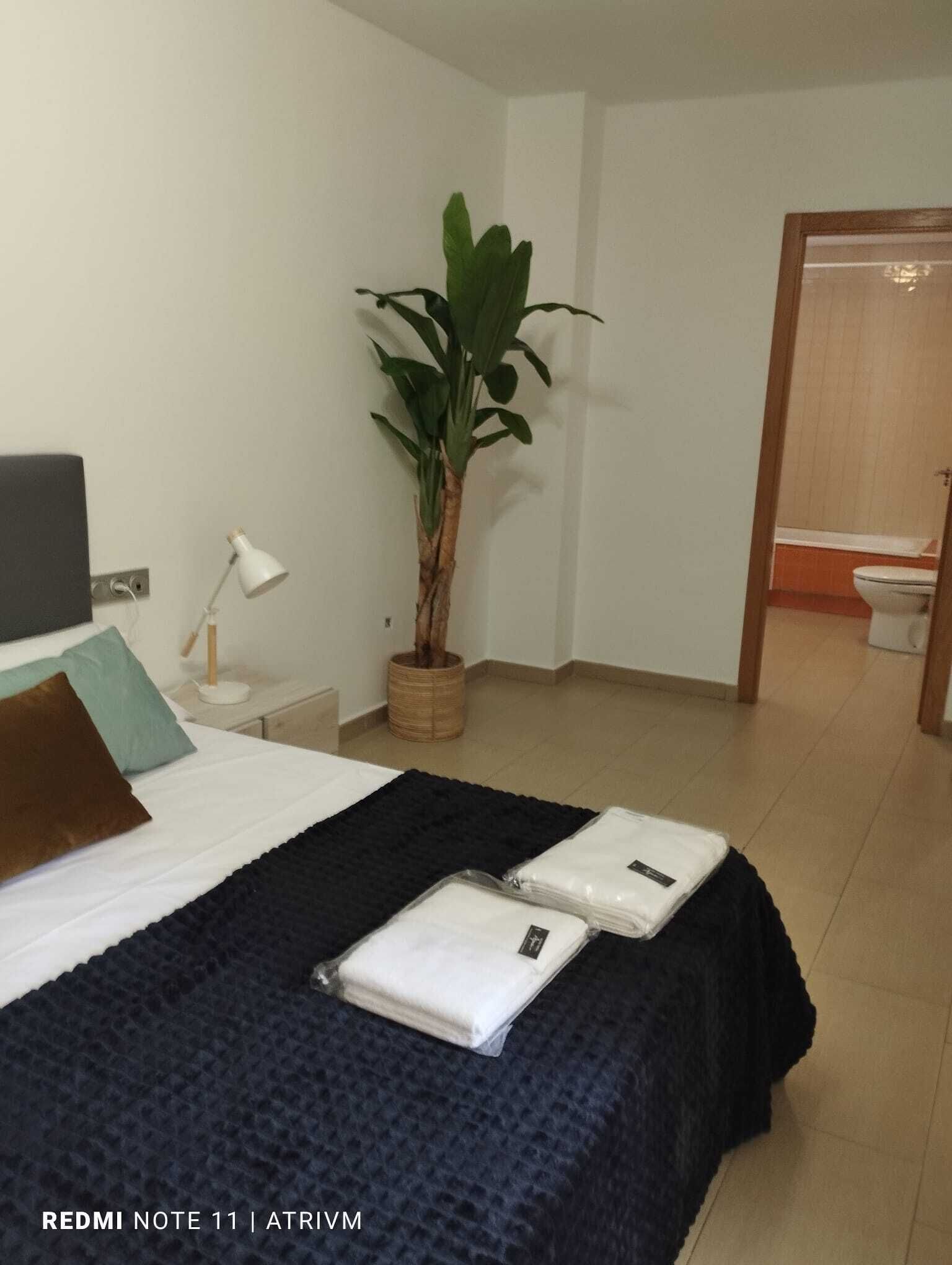 3 室のベッドルーム、旅行用ベビーベッド、WiFi、ベッドシーツ