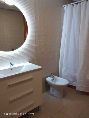 Towels, toilet paper - Apartamento Familiar Enfrente de la Playa (Torrevieja)