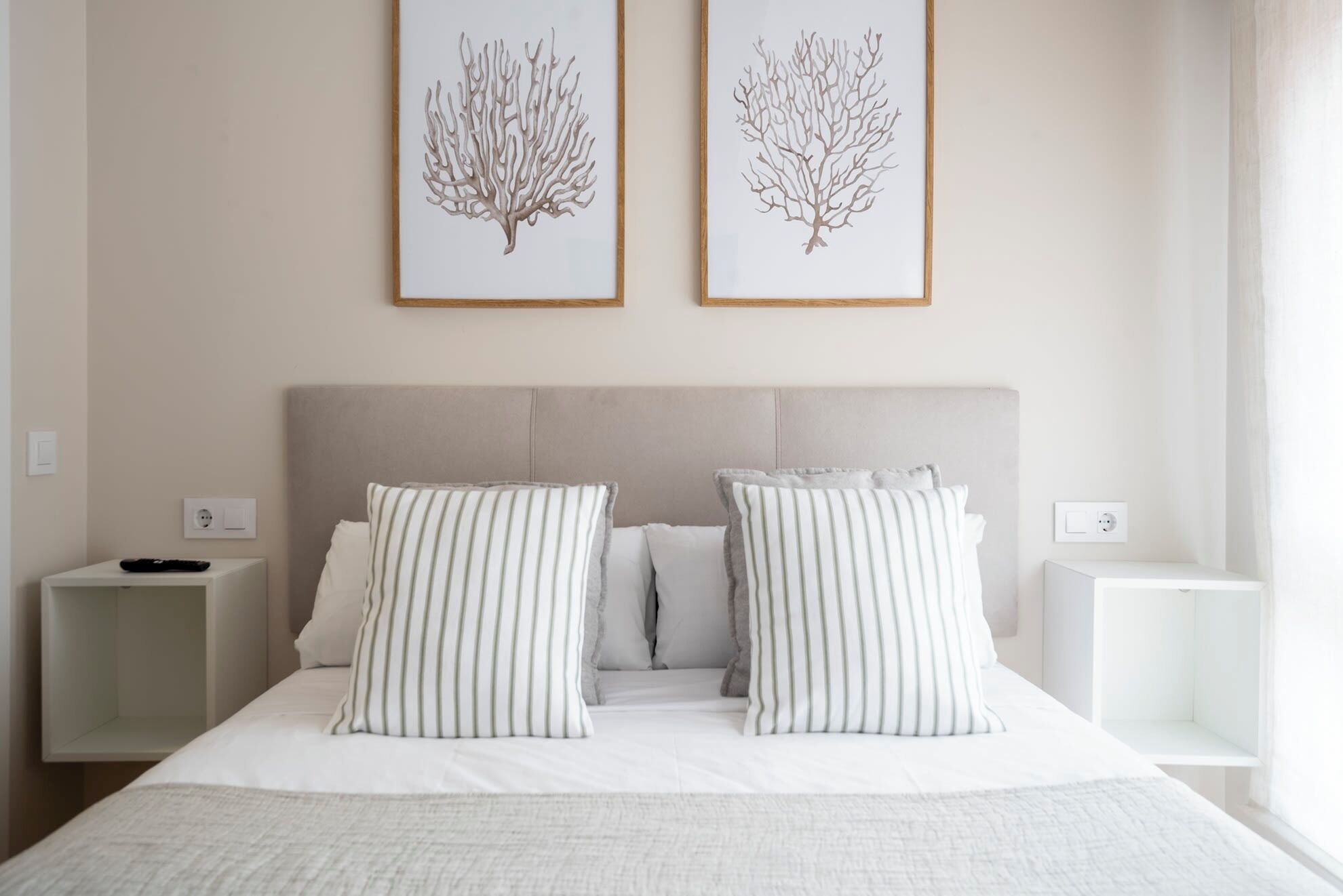 4 室のベッドルーム、デスク、アイロン / アイロン台、WiFi (無料)