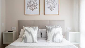 4 slaapkamers, een bureau, een strijkplank/strijkijzer, gratis wifi