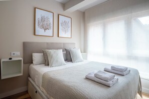 4 bedrooms, desk, iron/ironing board, free WiFi