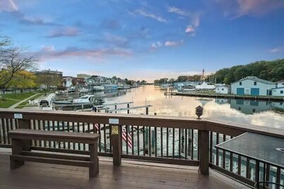 Convenient Condo On South Haven Black River
