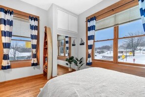 1 slaapkamer, een strijkplank/strijkijzer, wifi, beddengoed