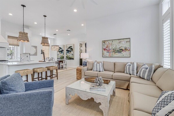 Smart TV, reproductor de DVD, libros, videoteca