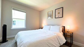 3 室のベッドルーム、旅行用ベビーベッド、WiFi (無料)、ベッドシーツ