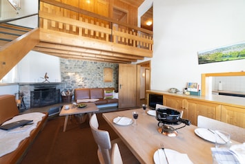 Salon et salle Ă manger dans la maison de vacances Silberplatten
