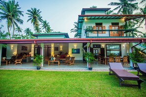 Deluxe Villa, Garden View