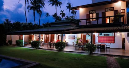 South Point Surf House - Whole Villa 5 Bedrooms (Sleeps 14)