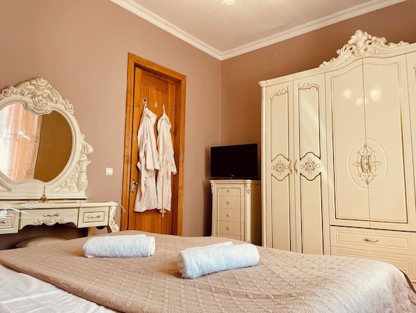 Chambre Double, vue cour intérieure