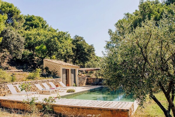 Outdoor pool, a heated pool - villa in Lourmarin, 6 en-suite bedrooms, exceptionnal view (Lourmarin)