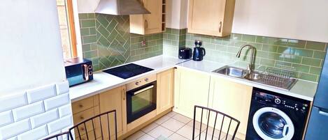 Mikrowelle, Ofen, Herdplatte, Wasserkocher