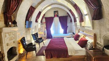 Archelaos Mansion Suite