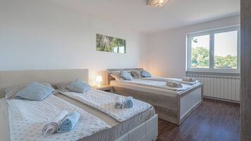 2 phòng ngủ, bộ trải giường