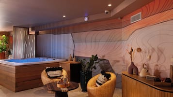 Sauna, hot tub, steam room