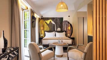 Suite Segurane | 1 bedroom, premium bedding, pillowtop beds, in-room safe