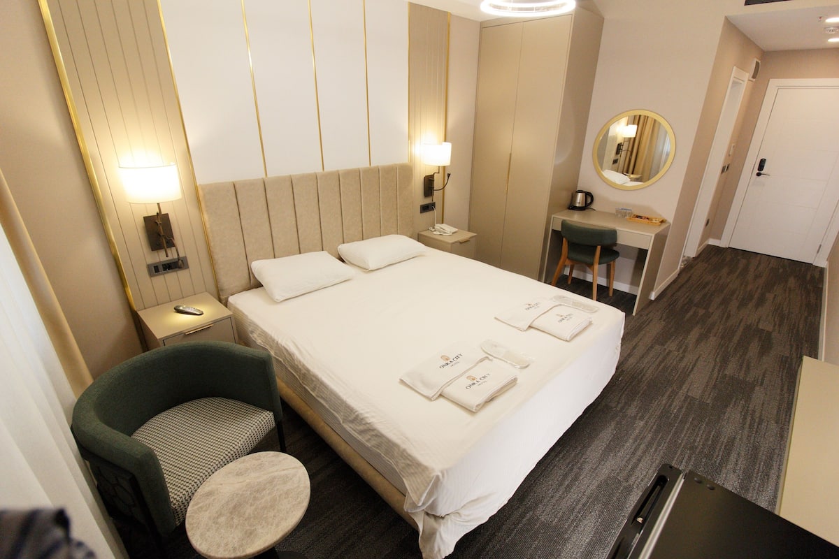 Standard Double Room, 1 Queen Bed | Desk, blackout curtains, soundproofing, iron/ironing board