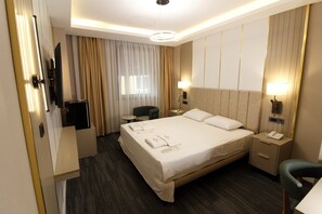 Standard Double Room, 1 Queen Bed | Desk, blackout drapes, soundproofing, iron/ironing board