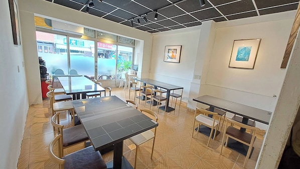 Property amenity - ELO CAFE (Donghe)