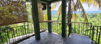 Breez Holiday Home