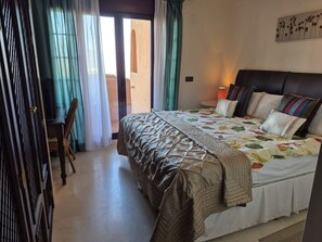 2 dormitorios, escritorio, tabla de planchar con plancha y wifi gratis