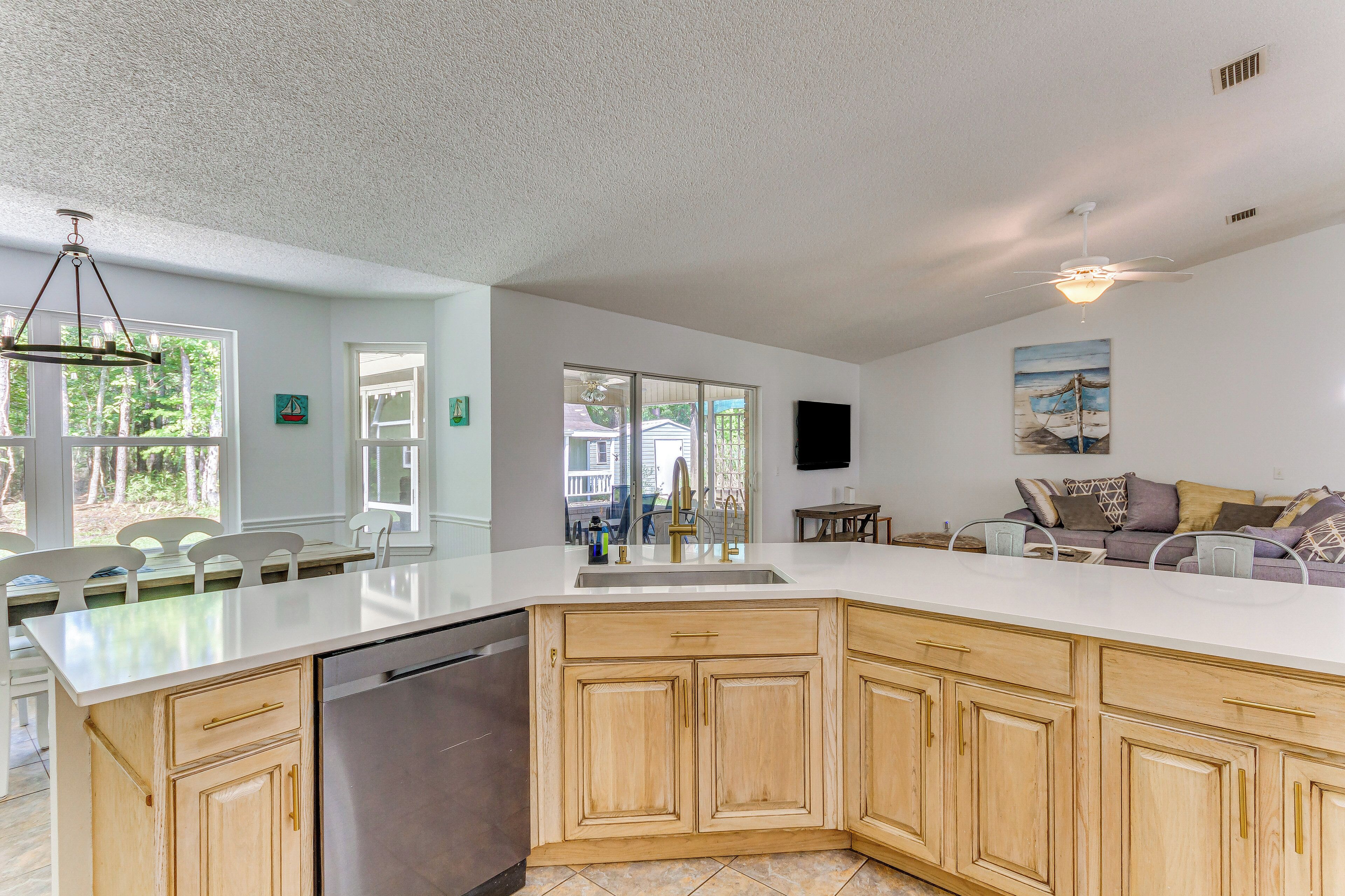 House (3 Bedrooms) | Interior